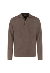 Ruskea pitkähihaiseen polo-paita, joka on valmistettu pehmeästä kankaasta ja jossa on terävä kaulus, kolmen napin listo ja pieni rintatasku.