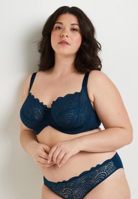 Non sélectionné, petrole