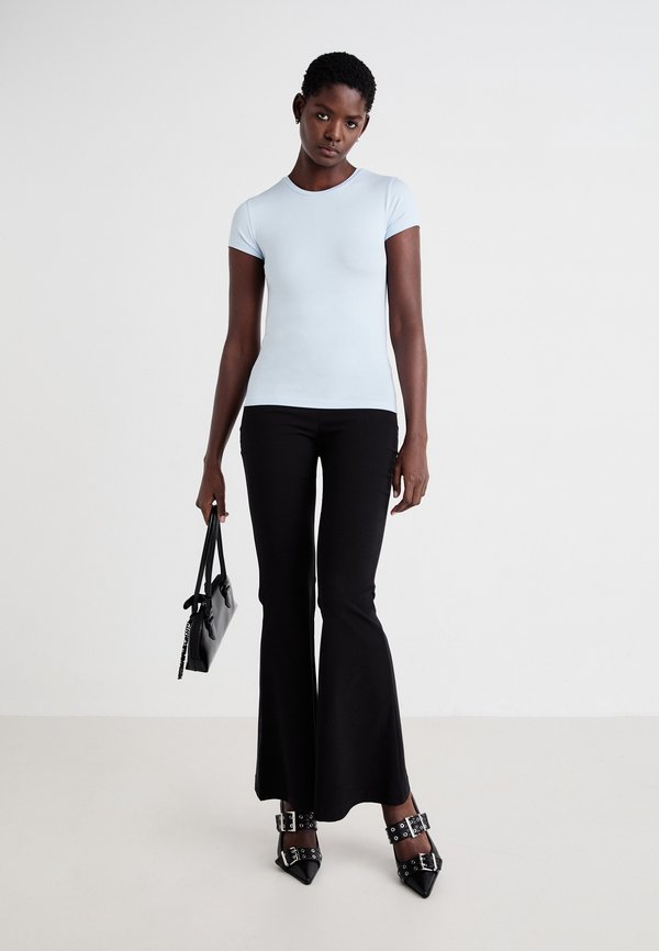 SOFT TOUCH - Basic T-shirt - skyway2