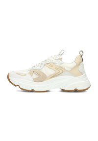 Scarpa sportiva bianca e beige, con materiali in rete e pelle, dettagli testurizzati, suola spessa e ammortizzata, e tallone rinforzato.