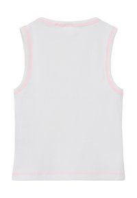 Weißes ärmelloses, geripptes Tanktop mit hellrosa Nähten entlang der Kanten und des Ausschnitts, von hinten gezeigt.