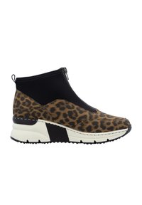 Bottines à sneakers en imprimé léopard avec une tige élastique noire, fermeture zippée sur le côté et semelle en caoutchouc blanc présentant un design texturé et des accents noirs.