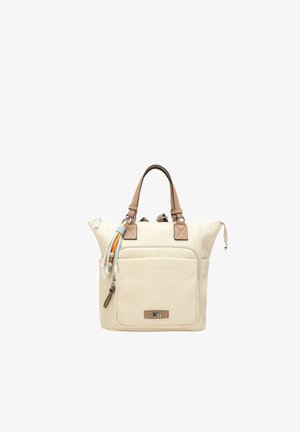 Borsa tote beige con manici marroni, tasca frontale con zip, nappine decorative e logo metallico Xti su sfondo bianco.