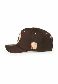 Mitchell & Ness Cap - brown