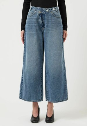UVA - Wide leg - medium blue denim