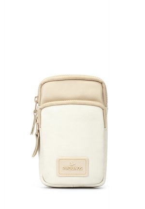 Petit sac bandoulière en cuir beige et blanc cassé avec deux compartiments zippés et un patch du logo de la marque Pikolinos à l'avant.