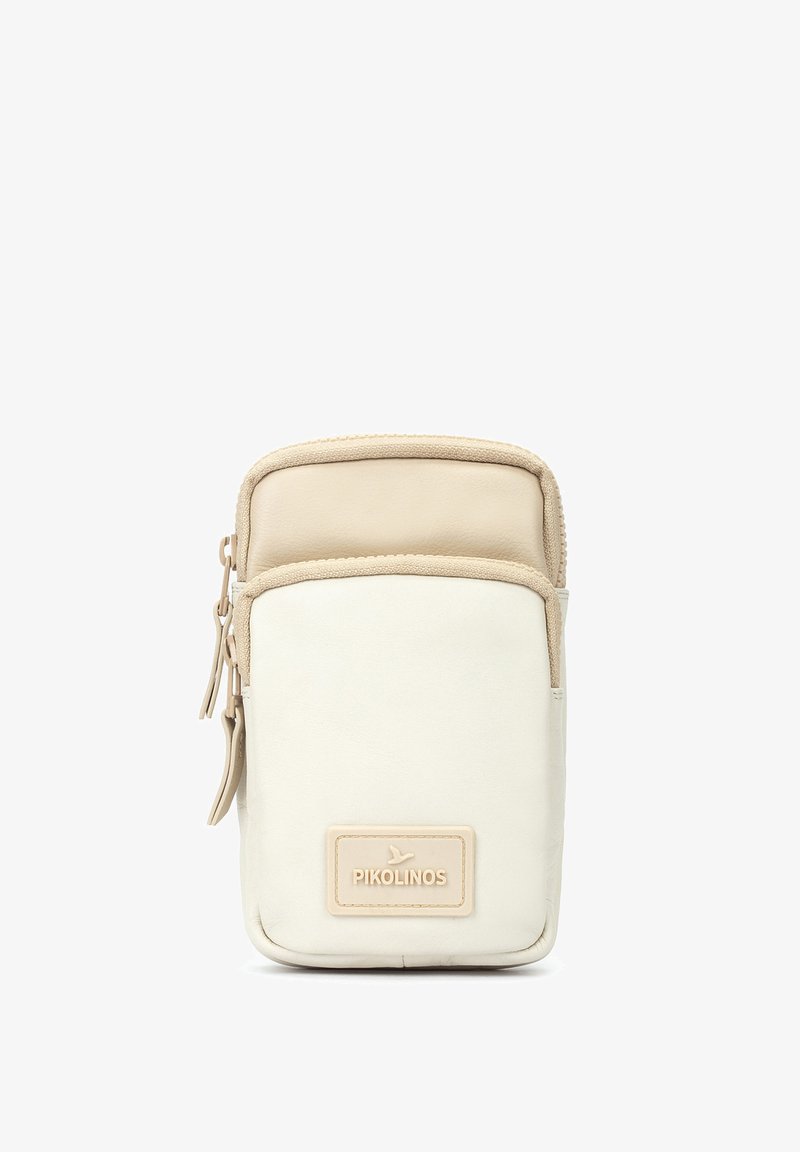 Bolso bandolera pequeño de cuero beige y blanco roto con dos compartimentos con cremallera y parche con el logo de la marca Pikolinos en el frente.
