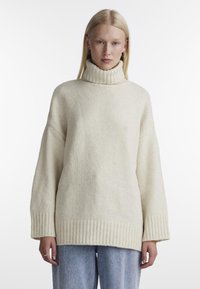 Pieces PCNANCY LS LOOSE ROLL NECK NOOS BC
 - Džemperis - birch