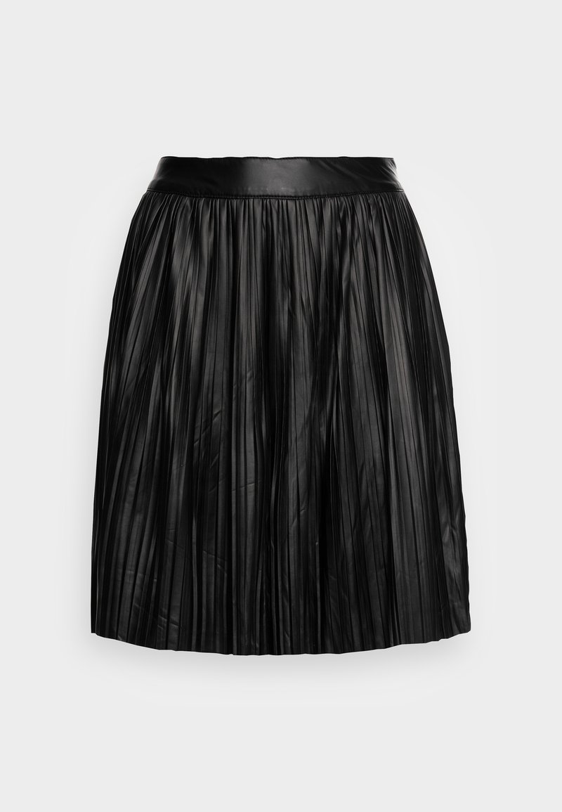 Jupe plissée noire en simili cuir avec une large ceinture, longueur genou, présentée sur un fond blanc uni.