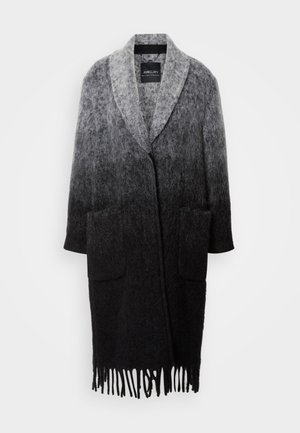 Langer, gradient schwarzer und grauer Wollmantel mit Schalkragen, zwei vorderen Taschen und fransigem Saum. Weiche Textur und lockere Passform.