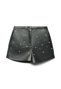 Pantaloni shorts in finta pelle nera con chiusura a bottone, tasche laterali e borchie decorative in argento disposte in un motivo a cascata.