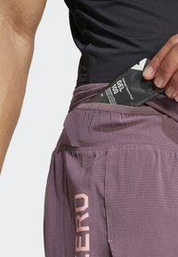 adidas Performance ADIZERO GEL SHORT - Korte broeken - shadow fig