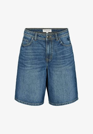 Blaue Jeans-Shorts knielang mit Fronttaschen, Gürtelschlaufen, Knopfverschluss und mittlerer Waschung.