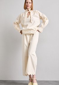 Fête Impériale SIFNOS PANTS - Pantalon classique - écru