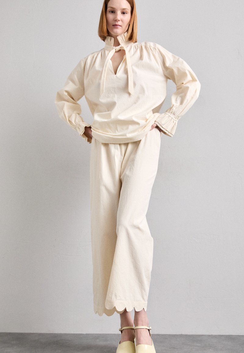 Fête Impériale SIFNOS PANTS - Pantalon classique - écru