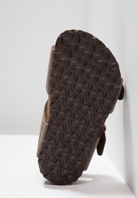 Birkenstock NEW YORK brązowy