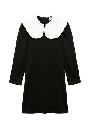 Sort kjole med langeærmer og en stor hvid flæsekrave. Har en lukning bagpå og en glat stofstruktur. Enkel A-linje design.