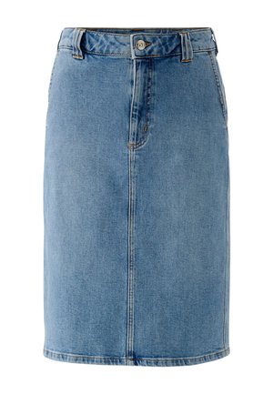 Hellblaue Jeansrock mit Gürtelschlaufen, vorderer Knopf- und Reißverschluss sowie seitlichen Taschen, dargestellt auf weißem Hintergrund.