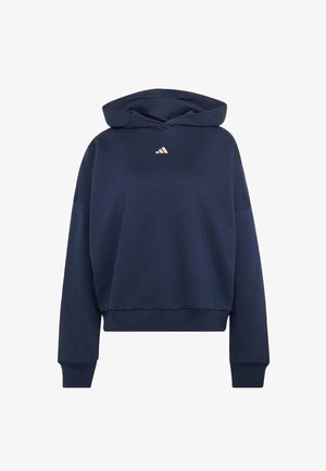 Marineblauer Kapuzenpullover mit langen Ärmeln und kleinem weißem Adidas-Logo mittig auf der Brust, dargestellt vor weißem Hintergrund.