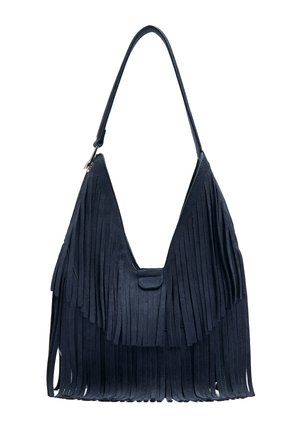 Czarna zamszowa torebka na ramię z długimi warstwami frędzli i pojedynczym paskiem, z magnetyczną klapką zamykającą.