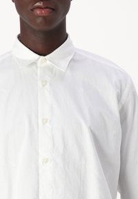 BOSS LIAM KENT - Formalna srajca - white