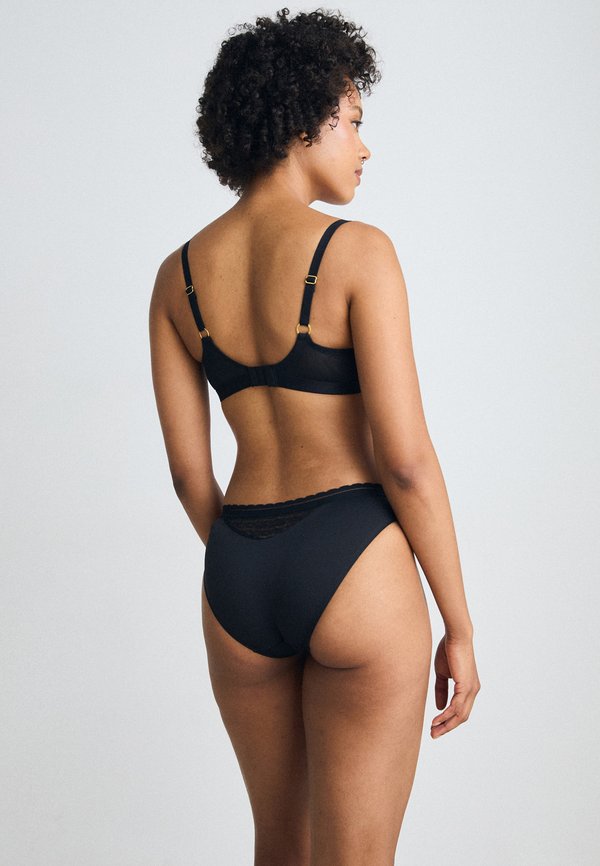 MONOGRAM BRIEF - Briefs3