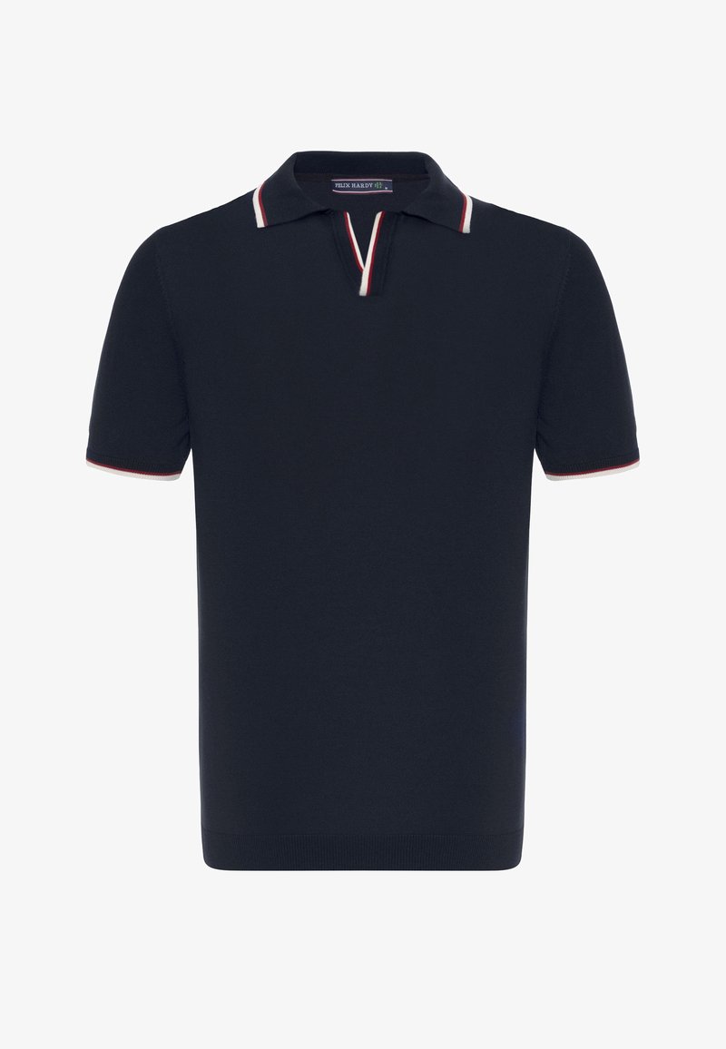 Marinblå kortärmad polo med låg krage och röd- och vitrandiga detaljer. Tillverkad av ett slätt stickat material.