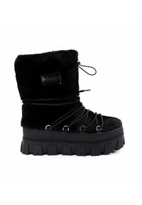 Czarne botki za kostkę z futra syntetycznego z grubą, czarną platformą. Posiadają dekoracyjne sznurowanie i akcenty ze srebrnego metalu.