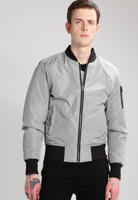 Urban Classics 2-TONE BOMBER JACKET - Bomber bunda - silver/black
