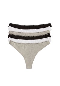 Set aus vier Tangas in Grau, Schwarz und Weiß. Weiches Baumwollmaterial mit kontrastierenden elastischen Taillenbändern, die wiederholte Markenbezeichnungen aufweisen.