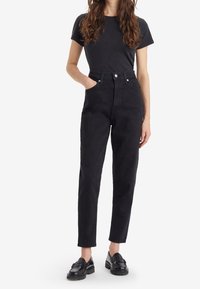Levi's® Vaqueros mom - black denim