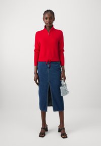 ONLY ONLFIA ZIP HIGHNECK  - Pulover - red
