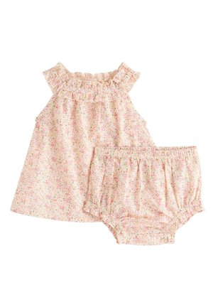 Lyserød blomsterprintet babykjole uden ærmer med flæsekant ved halsen og matchende elastiske bloomers i taljen.