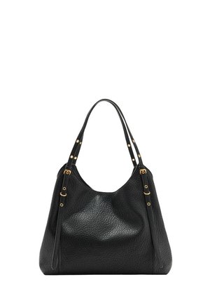 Bolso de mano de cuero negro texturizado con dos asas para el hombro que cuentan con detalles de hebilla y remaches en tono dorado.