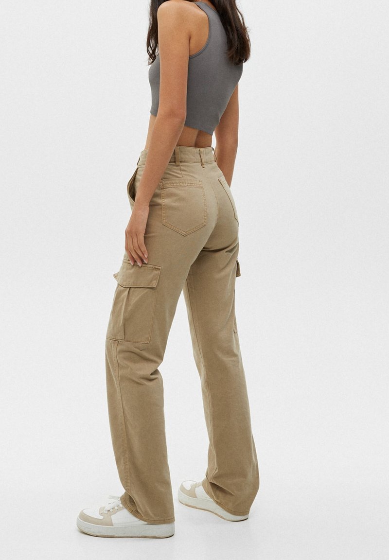 pantalones cargo mujer pantalon pana mujer pull and bear