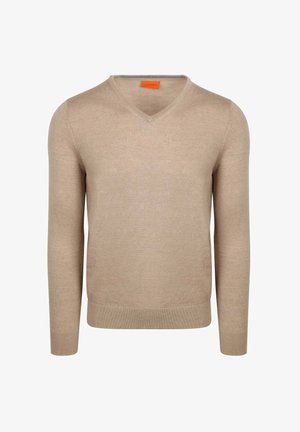 Beige gebreide v-hals trui met lange mouwen, geribbelde zoom en manchet, zachte textuur en minimalistisch ontwerp. Label heeft een feloranje accent.