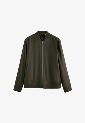 Olivgrüne Bomberjacke mit rundem Kragen, Frontreißverschluss und Seitentaschen. Glattes Material mit leicht strukturierter Oberfläche.