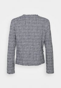 Granatowo-biała marynarka z tweedu o krótkim kroju, postrzępionych krawędziach i długich rękawach. Teksturowany materiał z subtelnym wzorem.