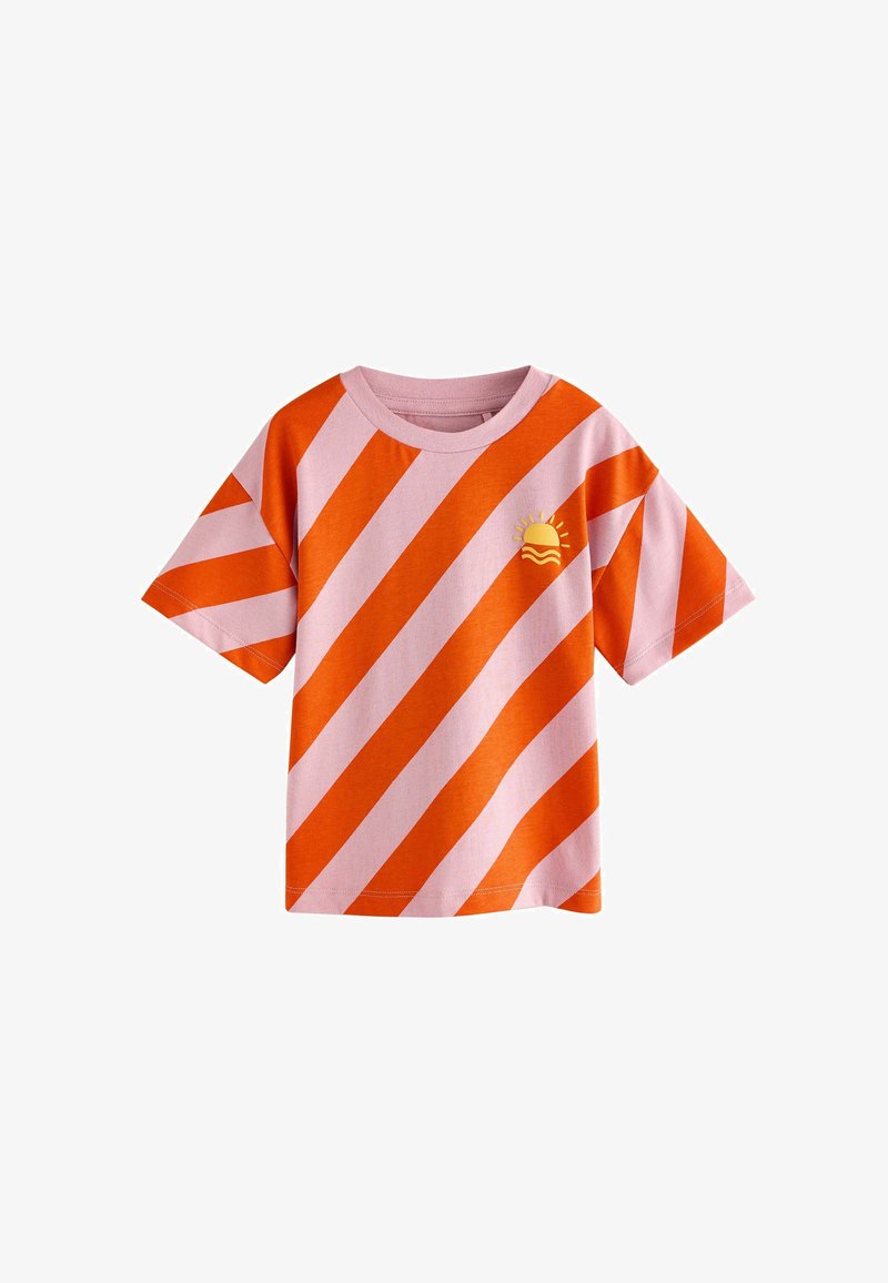 Kurzarm-T-Shirt mit diagonalen orangen und pinken Streifen, versehen mit einem kleinen gelben Sonnen- und Burger-Design auf der Brust. Aus Baumwollmaterial.