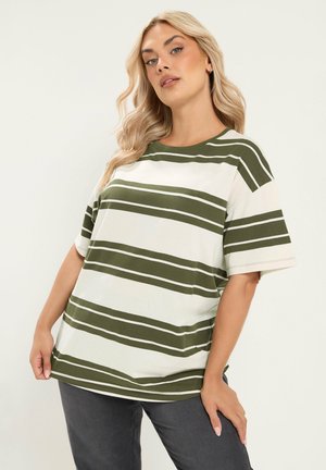 Yours Clothing, PLUS SIZE CASUAL TOPS - T-shirt con stampa - khaki