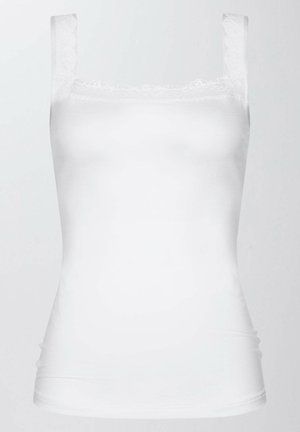 Débardeur blanc avec de fines bretelles en dentelle et un délicat ourlet en dentelle le long de l'encolure. Tissu lisse et extensible avec une silhouette ajustée.