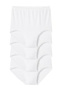 Mutandine in cotone bianco con una texture liscia, presentano un bordo in pizzo lungo l'elastico in vita e le aperture delle gambe, disposte in una posizione sovrapposta.