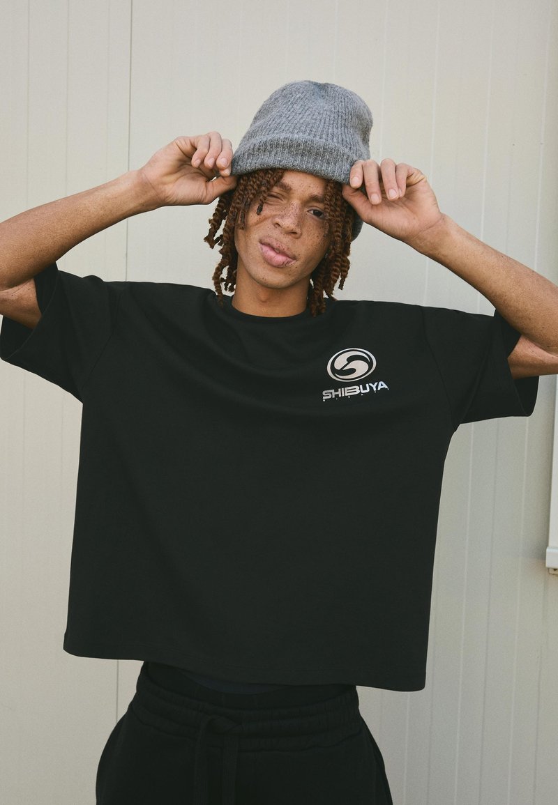 Bershka BOXY-FIT Print T-shirt black Zalando