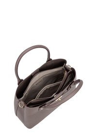 Borsa a mano in pelle grigia con due manici, chiusura con zip e numerose tasche interne. Presenta una finitura texturizzata e hardware in tono oro.