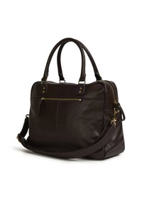 Brązowa skórzana torebka na ramię z podwójnymi uchwytami, regulowanym paskiem na ramię, przednią kieszenią na zamek błyskawiczny i złotymi akcentami. Gładka faktura, przestronny design.