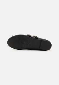 Koi Footwear SONG OF REST BARD FLATS  - Balerinke s trakom oko gležnja - black