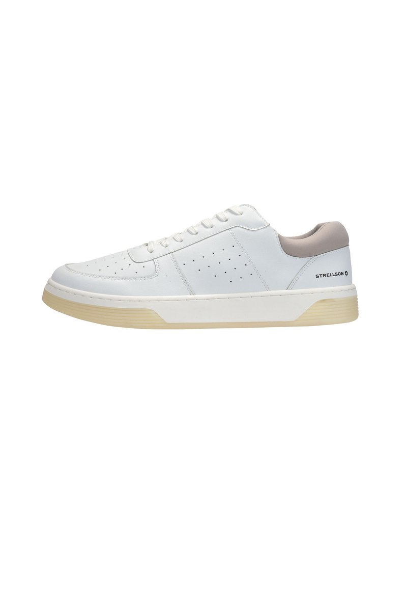 Weiße Ledersneaker mit durchbrochenem Design, runder Zehenform und beigem Akzent an der Ferse. Ausgestattet mit flachen Schnürsenkeln und einer Gummisohle.