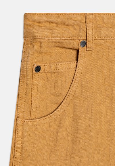 Marc Jacobs TROUSERS - Jeans Relaxed Fit - stone