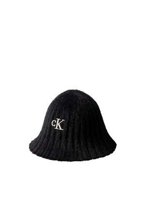 Czarny, prążkowany dzianinowy kapelusz bucket z białym logo "cK" wyszywanym z przodu.