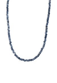 Zilā dārgakmeņu kaklarota, kas sastāv no vienmērīgi izkārtotām, apaļām pērlēm dažādos zilās toņos, ar gludu tekstūru un smalku spīdumu.